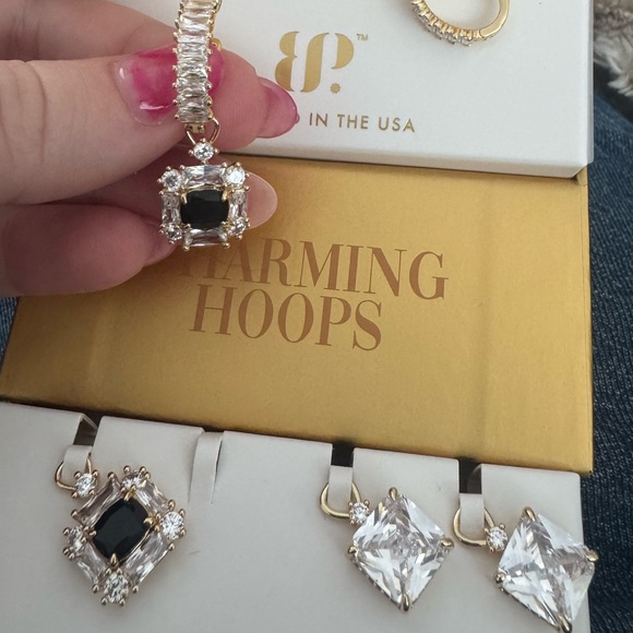 3 earrings for 1 low price! - Picture 2 of 3